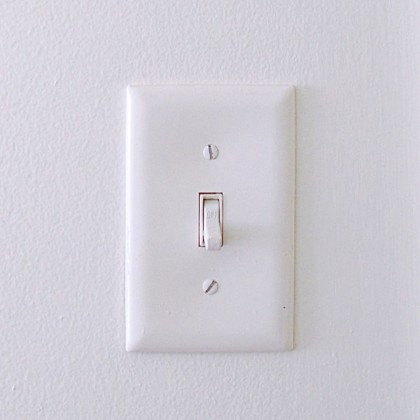 Выключатель встраиваемый одноклавишный (демо)